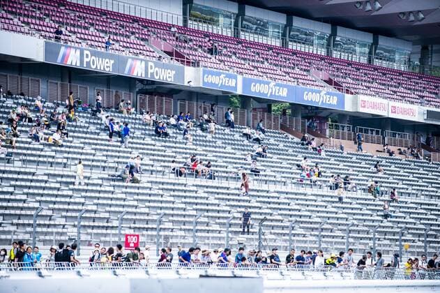 Illustration picture shows spectators at the finish of the Ready Steady Tokyo - Cycling Olympic test event, a one day cycling race (179km) from Musashinonomori Park to the Fuji International Speedway, in Tokyo, Sunday 21 July 2019. ROBxWALBERS  x92366347stx