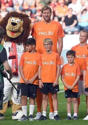 21 07 2019, xhbx, Football Champions for Charity, Dirk Nowitzki Team Mick Schumacher Team emspor, v l Dirk Nowitzki DFL DFB REGULATIONS PROHIBIT ANY USE OF PHOTOGRAPHS as IMAGE SEQUENCES and or QUASI VIDEO Leverkusen