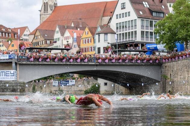 Bitburger 0,0 Triathlon Bundesliga, Tübingen, 21.07.2019 Emma Jeffcoat (EJOT Buschhütten) im Neckar beim Triathalon Bundesliga Rennen in Tübingen am 21.07.2019, , Tübingen BW Deutschland *** Bitburger 0,0 Triathlon Bundesliga, Tübingen, 21 07 2019 Emma Jeffcoat EJOT Buschhütten im Neckar at the Triathalon Bundesliga race in Tübingen on 21 07 2019, , Tübingen BW Germany