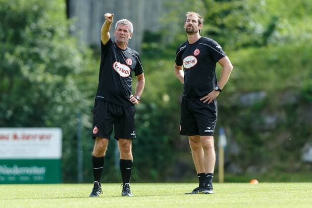 Sport Bilder des Tages Maria Alm, Oesterreich, 22.07.2019, Trainingslager 2019, Fortuna Duesseldorf, Trainer Friedhelm Funkel (F95) gestikuliert, gestik, Co-Trainer Thomas Kleine (F95) schaut ( Maria Alm Tirol Austria eu-images-01048-188331 *** Maria Alm, Austria, 22 07 2019, training camp 2019, Fortuna Duesseldorf, trainer Friedhelm Funkel F95 gesticulated, gesticulated, co trainer Thomas Kleine F95 looks Maria Alm Tirol Austria eu images 01048 188331 eu-images-048