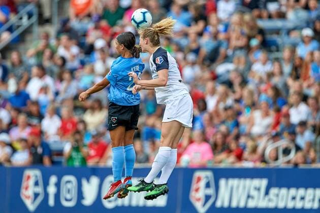 Bridgeview, IL - JULY 21: Chicago Red Stars forward Sam Kerr (20) battles with North Carolina Courage midfielder Samantha Mewis (5) in game action during a NWSL game between the Chicago Red Stars and the North Carolina Courage on July 21, 2019 at SeatGeek Stadium, in Bridgeview, IL. (Photo by Robin Alam Icon Sportswire) SOCCER: JUL 21 NWSL - NC Courage at Chicago Red Stars Icon164072119111