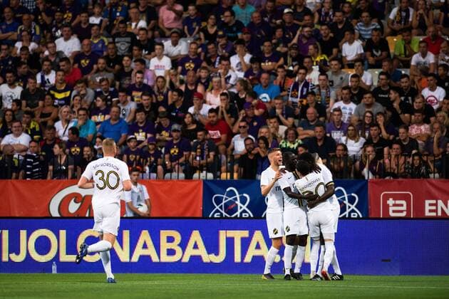 190724 Henok Goitom of AIK celebrate with team mates after he scored 1 1 during the UEFA Champions League qualifying match between Maribor and AIK on July 24, 2019 in Maribor Photo Martin Metelko BILDBYRAN Cop 277 bbeng fotball fotboll football kval till champions league soccer champions league qualification aik maribor jubel,  Copyright: MARTINxMETELKO BB190724BB297