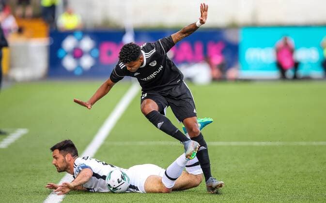 UEFA Champions League Second Qualifying Round First Leg, Oriel Park, Co. Louth 24 7 2019 Dundalk vs Qarabag Dundalk s Pat Hoban with Ailton of Qarabag Pat Hoban with Ailton 24 7 2019  Copyright: x©INPHO RyanxByrnex RB3_4914