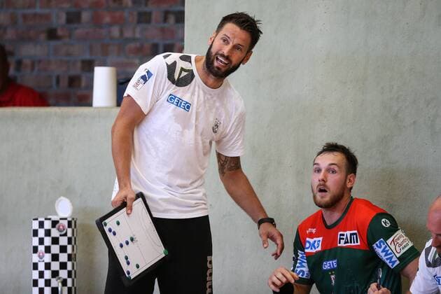 Coach Bennet Wiegert with Christian O Sullivan SC Magdeburg Handball Test match Summer preparation season 2019 2020 Points match SC Magdeburg vs TV Hüttenberg in the Franz Vollbring Halle in Schönebeck Germany, Handball, Man, Men,23 07 2019