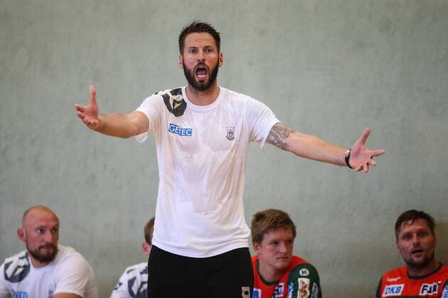 coach Bennet Wiegert SC Magdeburg handball test game summer preparation season 2019 2020 points game SC Magdeburg vs. TV Hüttenberg in the Franz Vollbring Halle in Schönebeck Germany, handball, man, man,23 07 2019