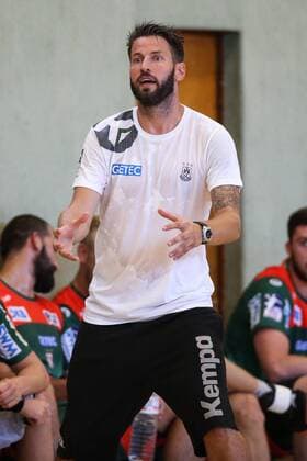 coach Bennet Wiegert SC Magdeburg handball test game summer preparation season 2019 2020 points game SC Magdeburg vs. TV Hüttenberg in the Franz Vollbring Halle in Schönebeck Germany, handball, man, man,23 07 2019
