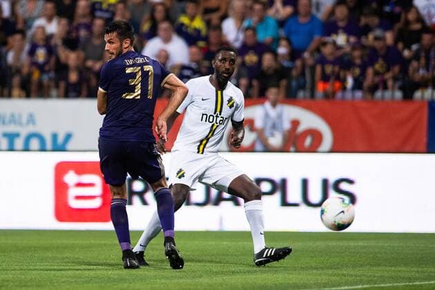 190724 Sasa Ivkovic of Maribor sees Henok Goitom of AIK score 1 1 during the UEFA Champions League qualifying match between Maribor and AIK on July 24, 2019 in Maribor Photo Martin Metelko BILDBYRAN Cop 277 bbeng fotball fotboll football kval till champions league soccer champions league qualification aik maribor,  Copyright: MARTINxMETELKO BB190724BB324