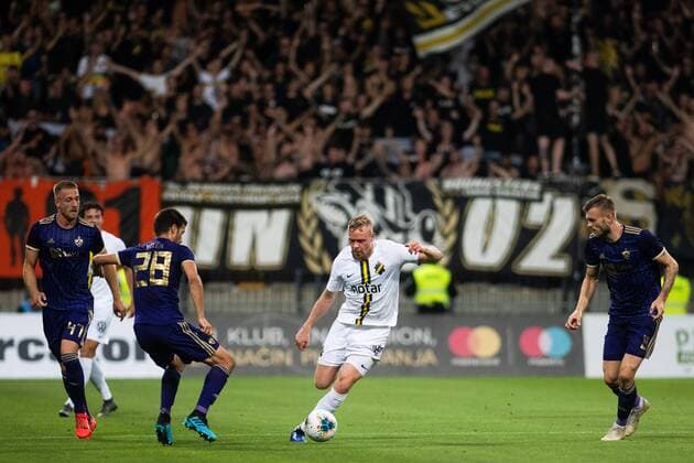 190724 Mitja Viler of Maribor and Kolbeinn Sigthorsson of AIK during the UEFA Champions League qualifying match between Maribor and AIK on July 24, 2019 in Maribor Photo Martin Metelko BILDBYRAN Cop 277 bbeng fotball fotboll football kval till champions league soccer champions league qualification aik maribor,  Copyright: MARTINxMETELKO BB190724BB361