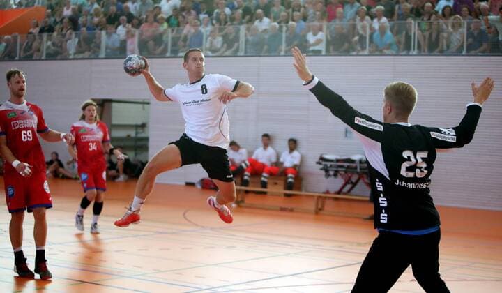 Handball Selection Esslingen TBV Lemgo Germany, Esslingen, 24 07 2019, Handball Selection Esslingen TBV Lemgo v l Christopher Frohna Handball Selection Esslingen , Peter Johanesson TBV Lemgo