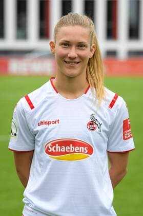 Köln, Geißbockheim, 16 07 2019 Franziska Wendel at the team photo of the womens team of 1 FC Köln Saison 2019 20 on Tuesday 16 July 2019 at Geißbockheim, Köln Team photo 1 FC Köln Saison 2019 20