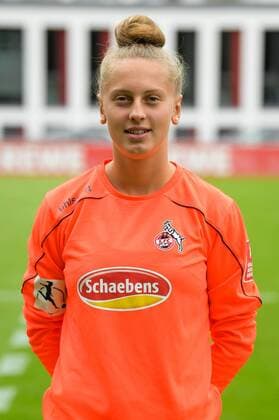 Köln, Geißbockheim, 16 07 2019 Pauline Nelles at the team photo of the womens team of 1 FC Köln Saison 2019 20 on Tuesday, 16 July 2019 at Geißbockheim, Köln Team photo 1 FC Köln Saison 2019 20