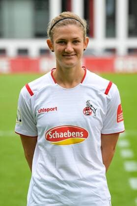 Köln, Geißbockheim, 16 07 2019 Carolin Schraa at the team photo of the womens team of 1 FC Köln Saison 2019 20 on Tuesday 16 July 2019 at Geißbockheim, Köln Team photo 1 FC Köln Saison 2019 20