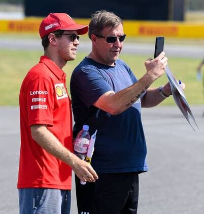 25 07 2019, xpsx, Motorsport FIA Formula 1, Mercedes Benz Grand Prix of Germany 2019 v l Sebastian Vettel Scuderia Ferrari Mission Winnow 5 GER track walk track visit selfie fan autogramme Hockenheim