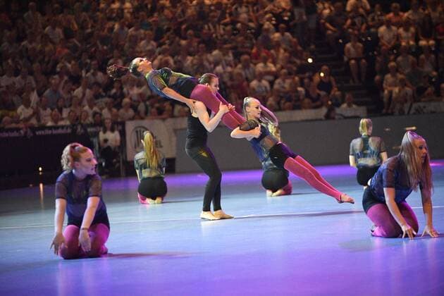 Show Dance Attitude Dance Company Dancing in Kiel, handball, men, farewell game, coach Alfred Gislason, THW Kiel, 26 07 19 Kiel Sparkassen Arena Schleswig Holstein Germany