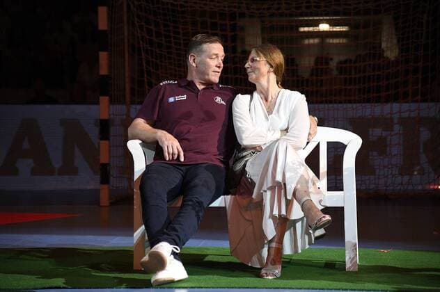 Coach Alfred Gislason with wife Kara, handball, men, farewell game, coach Alfred Gislason, THW Kiel, 26 07 19 Kiel Sparkassen Arena Schleswig Holstein Germany
