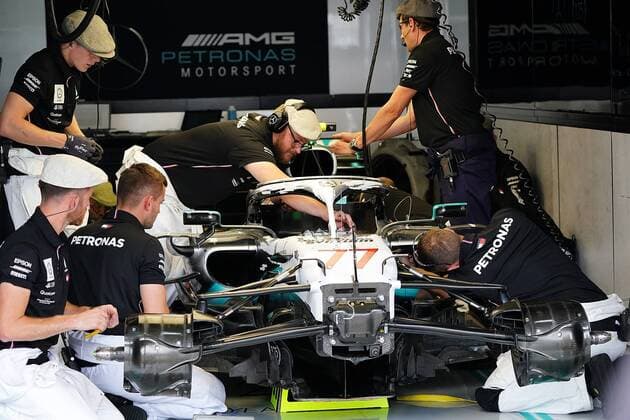 Hockenheim, Germany, 27 07 2019, Formula 1, Formula 1, Germany Grand Prix, Mercedes mechanic on the car of Valtteri Bottas FIN 77 , Mercedes AMG Petronas Motorsport Hockenheim Hockenheim Ring Baden Wuerttemberg Germany eu images 09 506 036829 eu-images-506