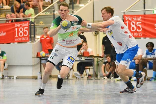 Lenny Rubin HSG Wetzlar 44 vs Adam Loehn TVB 1898 Stuttgart 11 Handball , men , preparation , tournament , Altensteig , S Cup , 27 07 2019, photo TBaur Eibner S Cup TVB 1898 Stuttgart vs HSG Wetzlar Altensteig Copyright: xEIBNER TobiasxBaurx EP_TBR