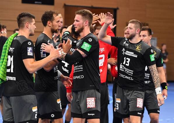the HC Elbflorenz claps its hands after the final whistle, HC Elbflorenz Dresden vs. SC DHfK Leipzig, test match, friendly match, handball, 2 League of Men, 2 Bundesliga, season 2019 2020, Dresden, BallsportARENA Dresden, 27 07 2019,