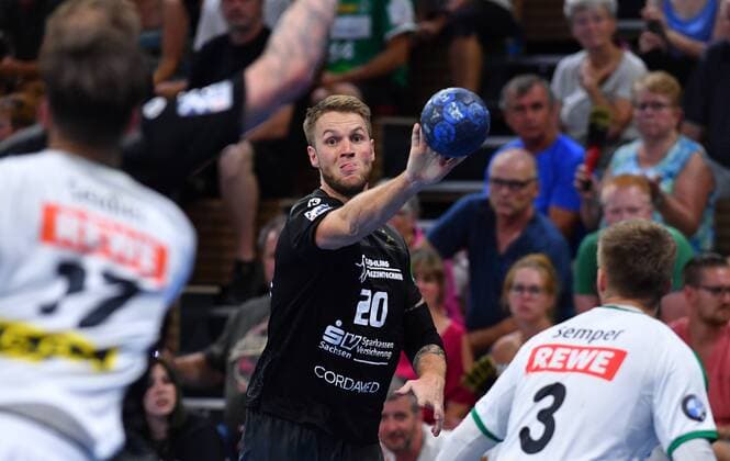 on the ball Nils Kretschmer Dresden , HC Elbflorenz Dresden vs. SC DHfK Leipzig, test match, friendly match, handball, 2 League of Men, 2 Bundesliga, season 2019 2020, Dresden, BallsportARENA Dresden, 27 07 2019,