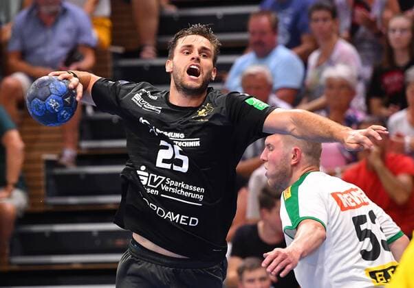 on ball Sebastian Greß Dresden , HC Elbflorenz Dresden vs. SC DHfK Leipzig, test match, friendly match, handball, 2 League of Men, 2 Bundesliga, season 2019 2020, Dresden, BallsportARENA Dresden, 27 07 2019,