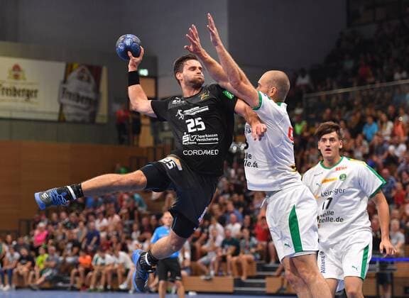 on ball Sebastian Greß Dresden vs. Maximilian Janke Leipzig , HC Elbflorenz Dresden vs. SC DHfK Leipzig, test match, friendly match, handball, 2 League of Men, 2 Bundesliga, season 2019 2020, Dresden, BallsportARENA Dresden, 27 07 2019,