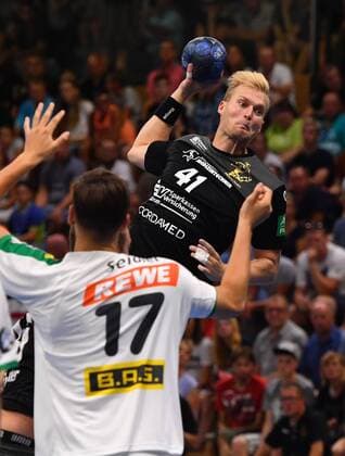 am Ball Michal Kasal Dresden vs. Oliver Seidler Leipzig , HC Elbflorenz Dresden vs. SC DHfK Leipzig, Test match, Friendly match, Handball, 2 League of Men, 2 Bundesliga, Season 2019 2020, Dresden, BallsportARENA Dresden, 27 07 2019,