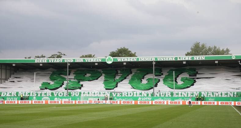 Fuerth Aue Fussball 2 Bundesliga Fürth, 28 07 2019, Sportpark Ronhof, Fussball, 2 Bundesliga, 1 Spieltag , SpVgg Greuther Fürth vs. FC Erzgebirge Aue , In the picture fans of SpVgg Greuther Fuerth , According to the guidelines of the DFL German Football League it is forbidden, to use or have used photographs taken in the stadium and or the match in the form of sequence pictures and or video-like photo series, Photo PICTURE POINT S Sonntag, 0 , Unless otherwise agreed, the General Terms and Conditions of PICTURE POINT apply to the use of this photo.