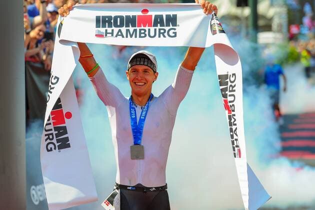 Sport Themen der Woche KW30 Sport Bilder des Tages IRONMAN Hamburg 2019, 28.07.19 Kristian Hogenhaug (6) DNK (Denmark) gewinnt den IRONMAN Hamburg 2019, 28.07.19 *** IRONMAN Hamburg 2019, 28 07 19 Kristian Hogenhaug 6 DNK Denmark wins IRONMAN Hamburg 2019, 28 07 19 Copyright: xBEAUTIFULxSPORTS T.xSobczakx