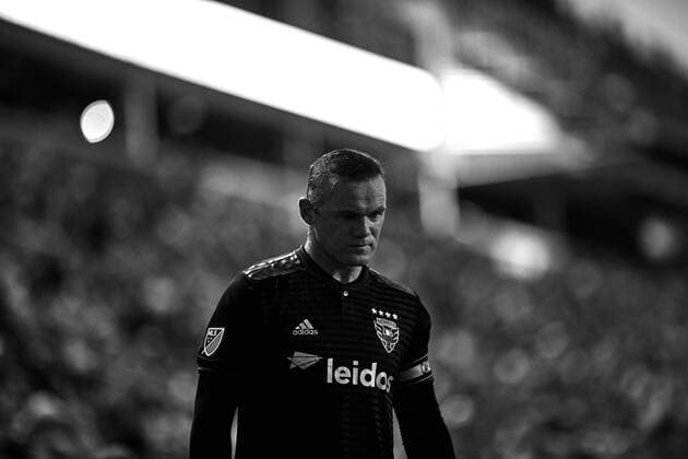 BRIDGEVIEW, IL - JULY 27: (EDITOR S NOTE: This image was converted to black and white) D.C. United forward Wayne Rooney (9) gets ready to take a corner kick in game action during a MLS, Fussball Herren, USA match between D.C. United and Chicago Fire on July 27, 2019 at SeatGeek Stadium in Bridgeview, IL. (Photo by Robin Alam Icon Sportswire) SOCCER: JUL 27 MLS - DC United at Chicago Fire Icon16407271997