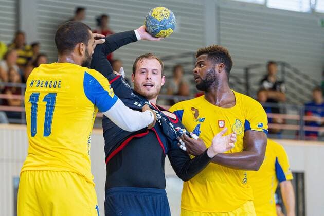 Altensteig, Germany 28 July 2019 2 HBL S Cup 19 20 SG BBM Bietigheim vs FC Porto v li Djibril M Bengue FC Porto , Patrick Rentschler SG BBM Bietigheim , Victor Iturriza FC Porto Altensteig Eichwaldhalle Baden Württemberg Germany