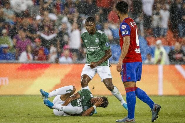BASEL, 30-07-2019, St. Jakob-Park, Champions League third preliminary round season 2019-2020. Basel - PSV. PSV player Donyell Malen injury during the match Basel - PSV. Basel - PSV  x4009407x Copyright: