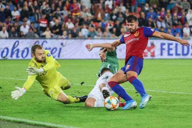 Football Champions League qualification round 2 19 20 FC Basel 1893 vs PSV Eindhoven 30 07 2019 Jeroen Zoet PSV Eindhoven 1 and Nick Viergever PSV Eindhoven 4 block the shot of Albian Ajeti FC Basel 22 , at the Football Champions League match qualification round 2 between FC Basel 1893 and PSV Eindhoven, on Tuesday, 30 July 2019 Sankt Jakob Park in Basel Switzerland Copyright: xBEAUTIFULxSPORTS G.xHubbsx