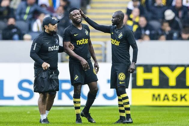 190731 Chinedu Obasi of AIK leaves the pitch with an injury during the UEFA Champions League qualifying match between AIK and Maribor on July 31, 2019 in Stockholm Photo Jesper Zerman BILDBYRAN Cop 234 Fotboll Football UEFA Champions League 2019 2020 Champions League qualification CL AIK Maribor skada,  Copyright: JESPERxZERMAN BB190731JZ029