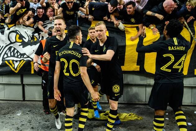 190731 Tarik Elyounoussi of AIK celebrates with teammates after 3 1 during the UEFA Champions League qualifying match between AIK and Maribor on July 31, 2019 in Stockholm Photo Jesper Zerman BILDBYRAN Cop 234 fotboll football uefa champions league 2019 2020 champions league qualification cl aik maribor jubel,  Copyright: JESPERxZERMAN BB190731BB490