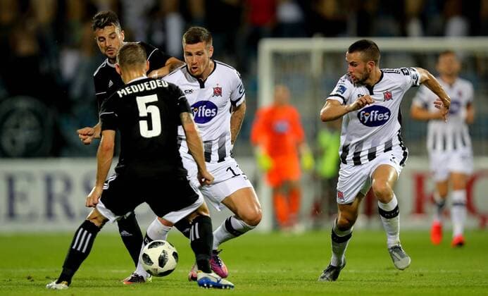 UEFA Champions League Second Qualifying Round Second Leg, Dalga Arena, Baku, Azerbaijan 31 7 2019 Qarabag vs Dundalk Qarabag s Maksin Medvedev with Patrick McEleney and Michael Duffy of Dundalk Maksin Medvedev with Patrick McEleney and Michael Duffy 31 7 2018  Copyright: x©INPHO RyanxByrnex RB1_0511