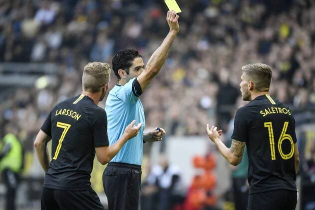STOCKHOLM 20190731 AIKs Anton Salétros No. 16 th receives yellow card, a warning, by referee Adrien Jaccottet during Wednesdays qualifying match for the Uefa Champions League, second round, second match between AIK and NK Maribor at Friends Arena Photo Naina Helén Jama TT code 11880 Stockholm Sweden x11880x,  Copyright: xNainaxHelénxJama TTx KVAL CHAMPIONS LEAGUE AIK-MARIBOR