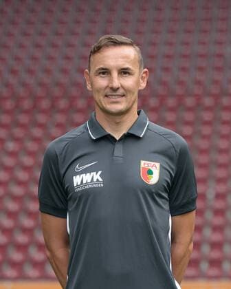 Tobias Zellner Co coach FC Augsburg 1907 1 BL, portrait date 2019 2020,