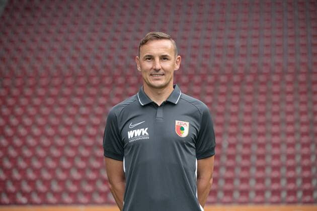 Tobias Zellner Co coach FC Augsburg 1907 1 BL, portrait date 2019 2020,