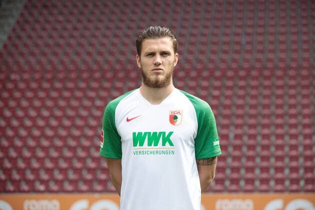 Jeffrey Gouweleeuw FC Augsburg 1907 1 BL, portrait date 2019 2020,