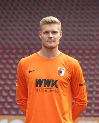 Benjamin Leneis goalkeeper FC Augsburg 1907 1 BL, portrait date 2019 2020,
