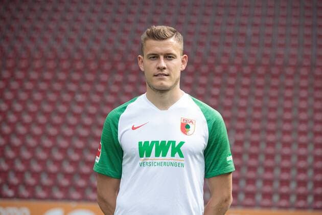 Alfred Finnbogason FC Augsburg 1907 1 BL, portrait date 2019 2020,