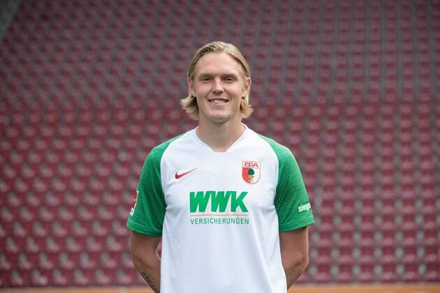 Fredrik Jensen FC Augsburg 1907 1 BL, portrait date 2019 2020,