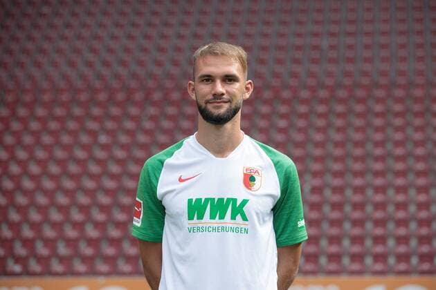 Simon Asta FC Augsburg 1907 1 BL, portrait date 2019 2020,