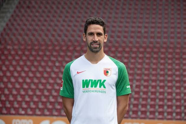 Rani Khedira FC Augsburg 1907 1 BL, portrait date 2019 2020,