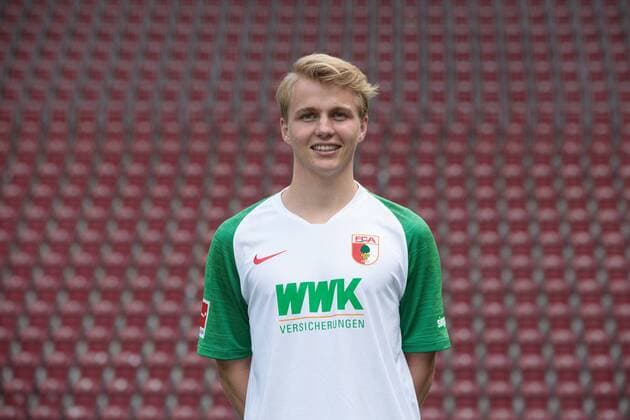 Felix Götze FC Augsburg 1907 1 BL, portrait date 2019 2020,