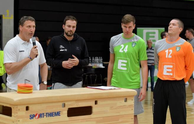 HANDBALL - HBL, THW Kiel, training camp GRAZ,AUSTRIA,02.AUG.19 - HANDBALL - HBL, Handball Bundesliga, THW Kiel, training camp. Image shows Dietmar Peissl (StHV), executive Director Viktor Szilagyi (Kiel), Daniel Dicker and Thomas Eichberger. GEPAxpictures xMichaelxRiedler