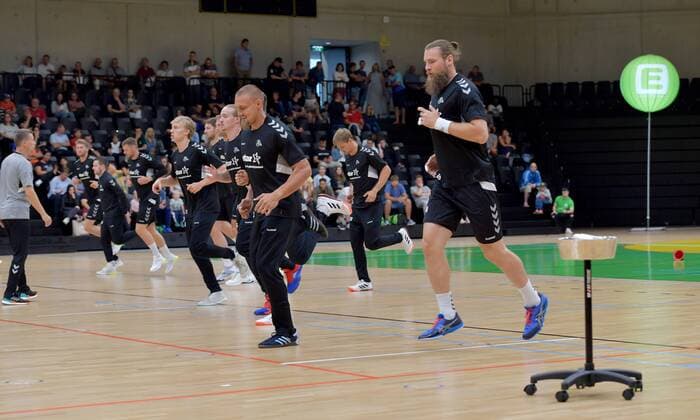 HANDBALL - HBL, THW Kiel, training camp GRAZ,AUSTRIA,02.AUG.19 - HANDBALL - HBL, Handball Bundesliga, THW Kiel, training camp. Image shows the team from Kiel warming up. GEPAxpictures xMichaelxRiedler