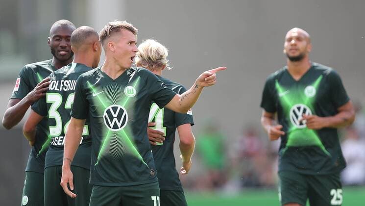 Goal celebration 1 0 by Felix Klaus VfL Wolfsburg DFL REGULATIONS PROHIBIT ANY USE OF PHOTOGRAPHS AS IMAGE SEQUENCES AND OR QUASI VIDEO
