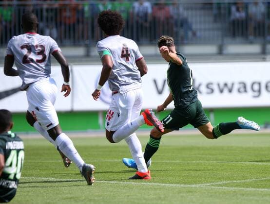 VfL vs. Nice, test game Wolfsburg, 03 08 2019, FUßBALL VfL Wolfsburg vs. OGC Nice, test game, season 2019 20 Felix Klaus VfL Wolfsburg scores goal to 1-0 Wolfsburg