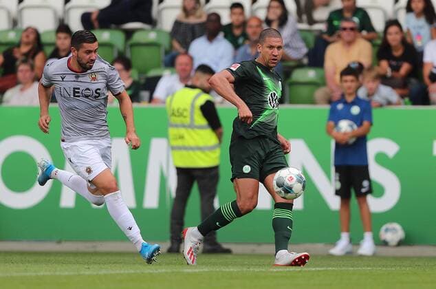 Jeffrey Bruma VfL Wolfsburg on the ball DFL REGULATIONS PROHIBIT ANY USE OF PHOTOGRAPHS AS IMAGE SEQUENCES AND OR QUASI VIDEO